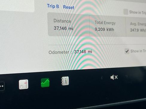 Used 2023 Tesla Model 3 Standard Range RWD image 26