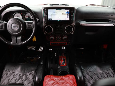 Used 2016 Jeep Wrangler Unlimited Rubicon w/ Connectivity Group image 2