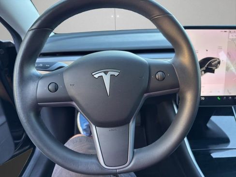 Used 2019 Tesla Model 3 Standard Range Plus image 14