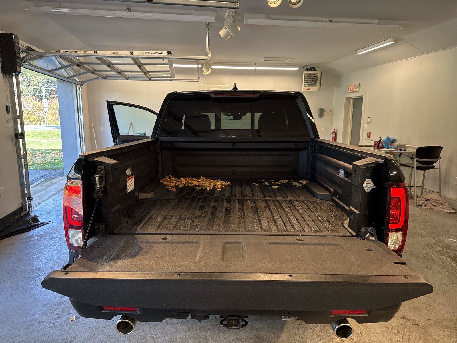 Used 2025 Honda Ridgeline Black Edition image 21