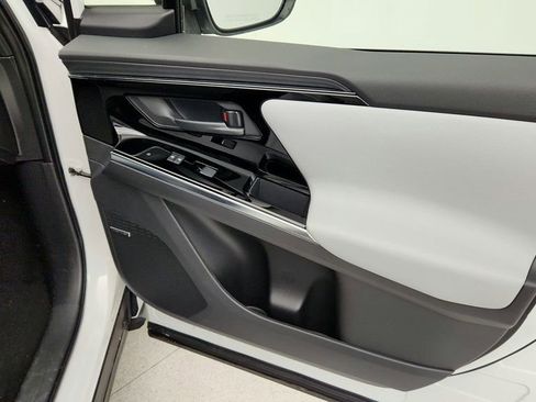 Used 2023 Subaru Solterra AWD image 25