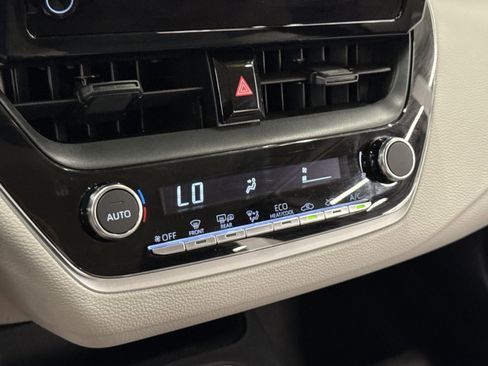 Used 2026 Toyota Corolla LE FWD image 38