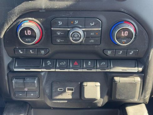 Used 2022 Chevrolet Silverado 2500 LTZ w/ LTZ Convenience Package image 14