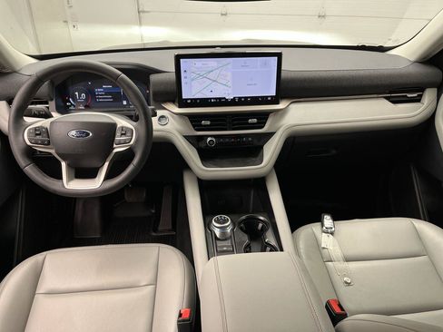New 2026 Ford Explorer Active w/ Active Comfort Package AWD/4WD image 4