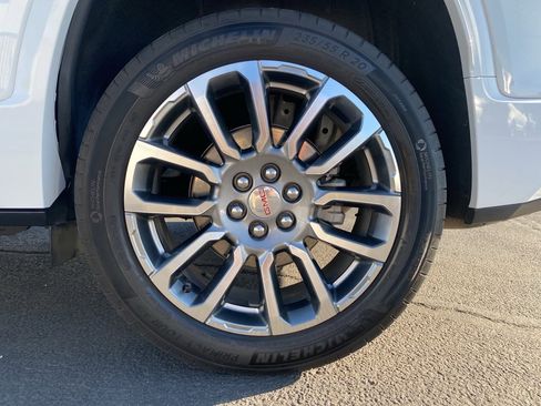 Used 2023 GMC Acadia Denali image 30