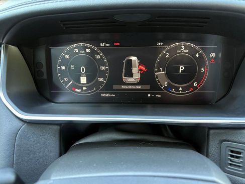 Used 2018 Land Rover Range Rover Sport HSE image 25