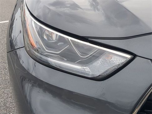 Used 2024 Toyota Highlander Platinum image 10