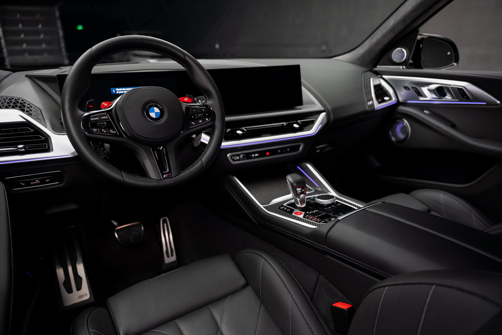 Used 2025 BMW XM AWD/4WD image 2