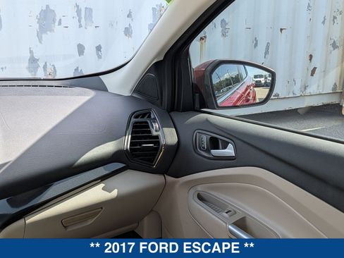 Used 2017 Ford Escape Titanium FWD image 19