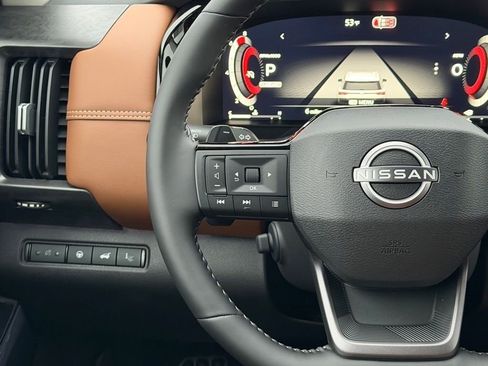 New 2026 Nissan Pathfinder Platinum image 27