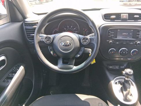Used 2016 Kia Soul + FWD image 13