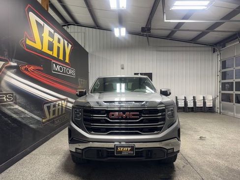 Used 2023 GMC Sierra 1500 SLT w/ SLT Premium Plus Package AWD/4WD image 17