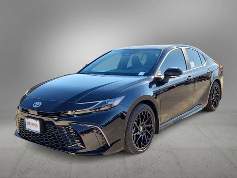 Used 2026 Toyota Camry XSE w/ Premium Plus Package image 4