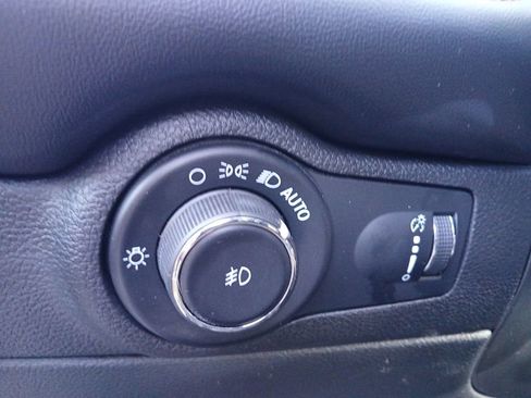 Used 2023 Dodge Durango GT RWD image 25