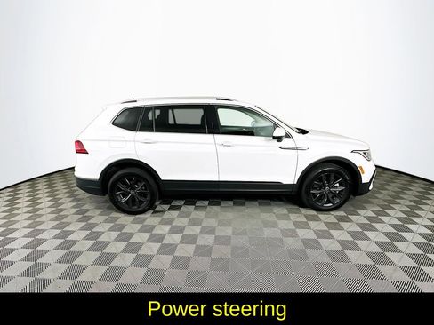 Used 2024 Volkswagen Tiguan SE image 11