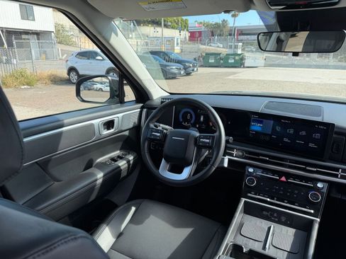 Used 2025 Hyundai Santa Fe SEL image 35