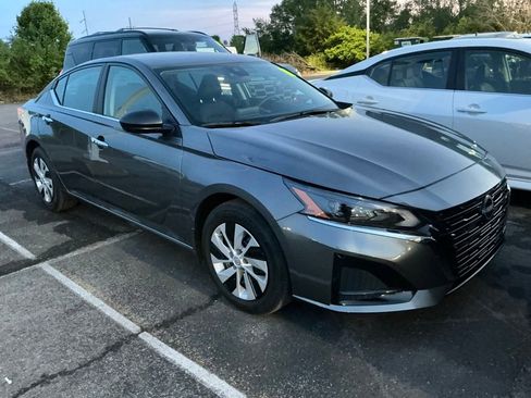 Used 2025 Nissan Altima 2.5 S image 1