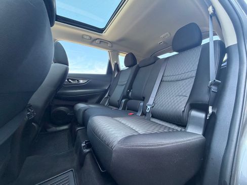 Used 2020 Nissan Rogue SV w/ Sun & Sound Touring Package AWD/4WD image 8