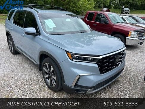 Used 2023 Honda Pilot Touring image 2