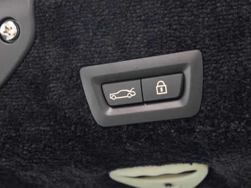 Used 2015 Rolls-Royce Ghost image 52