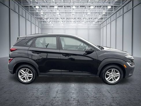 Used 2022 Hyundai Kona SE w/ Cargo Package FWD image 6