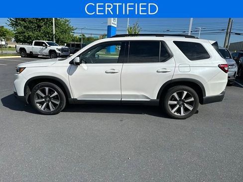 Used 2023 Honda Pilot Touring image 4