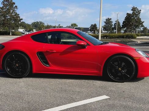 Used 2025 Porsche 718 Cayman image 9