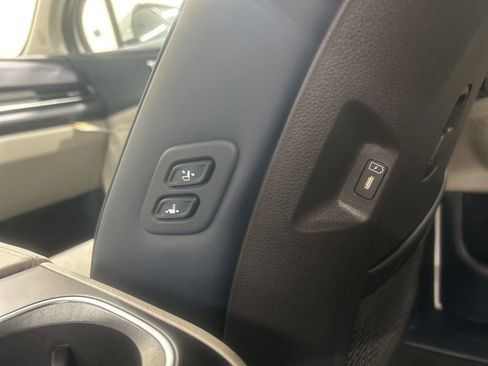 New 2026 Kia Carnival EX image 25