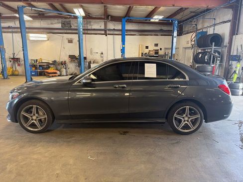 Used 2015 Mercedes-Benz C 300 4MATIC Sedan image 2