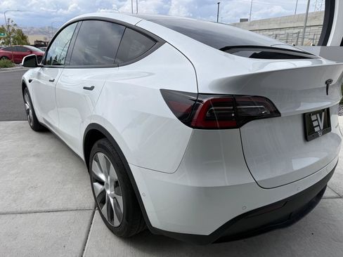 Used 2021 Tesla Model Y Long Range AWD/4WD image 6