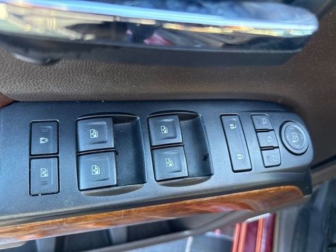 Used 2017 Chevrolet Silverado 1500 High Country image 14