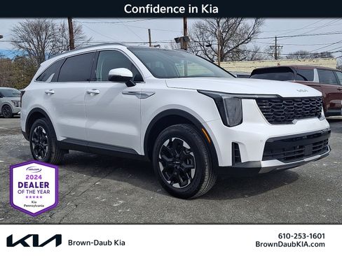 Certified 2025 Kia Sorento S w/ Panoramic Sunroof Package image 1