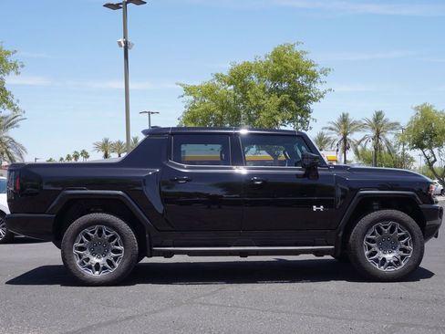 New 2025 GMC Hummer EV 3X image 2