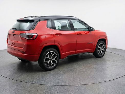 Used 2025 Jeep Compass Limited AWD/4WD image 9