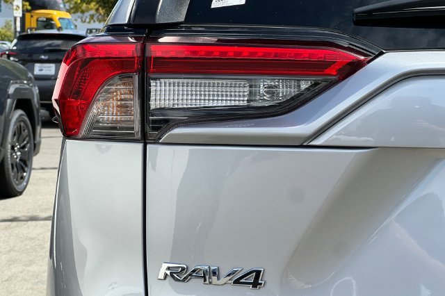 Used 2025 Toyota RAV4 LE FWD image 32