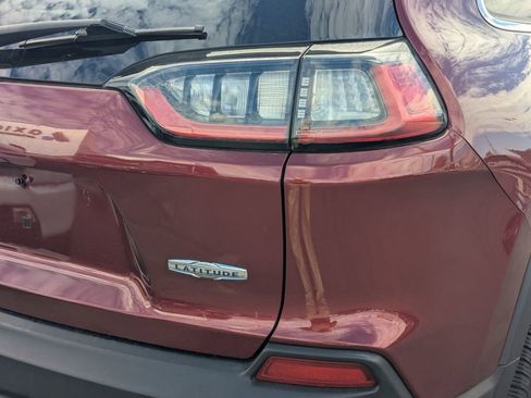 Used 2019 Jeep Cherokee Latitude w/ Popular Appearance Group image 5