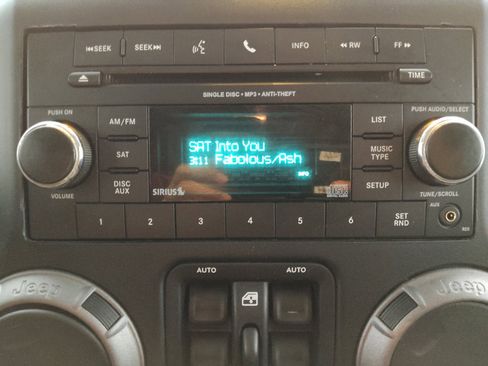 Used 2013 Jeep Wrangler Unlimited Sport image 25