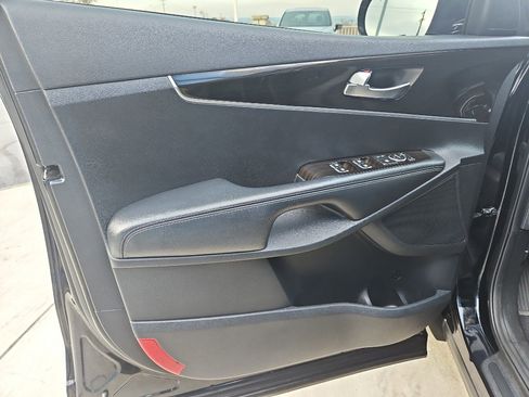 Used 2020 Kia Sorento LX w/ LX I4 Convenience Package image 12