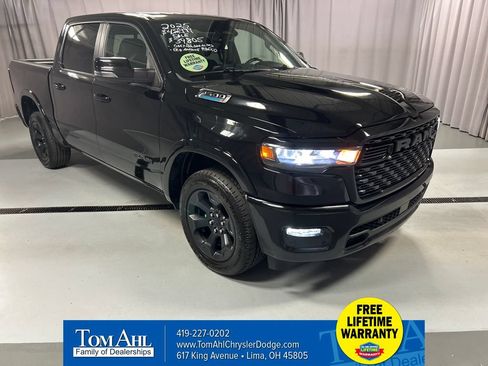 Used 2025 RAM 1500 Big Horn AWD/4WD image 1