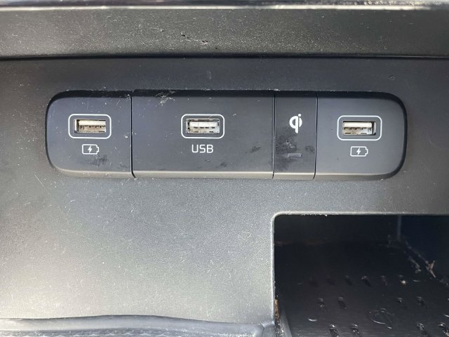 Certified 2022 Kia Carnival SX FWD image 32