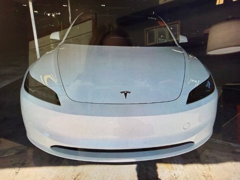 Used 2024 Tesla Model 3 Standard Range RWD image 3