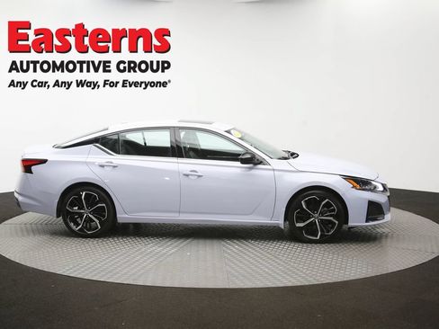 Used 2025 Nissan Altima 2.5 SR w/ SR Premium Package FWD image 46