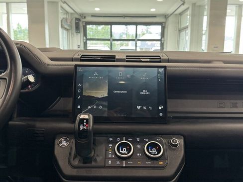 Used 2023 Land Rover Defender 130 X image 37