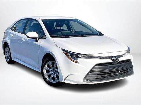 Used 2024 Toyota Corolla LE image 1
