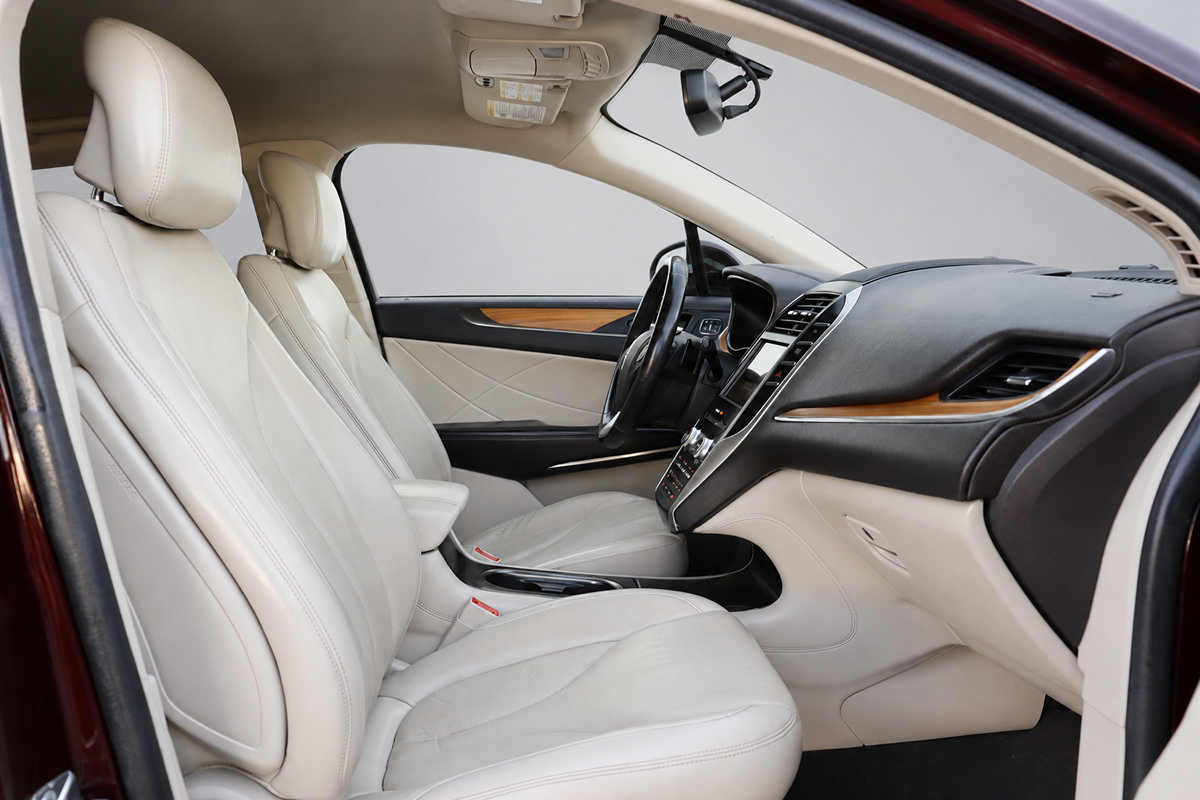 Used 2019 Lincoln MKC Select w/ Select Plus Package FWD image 21