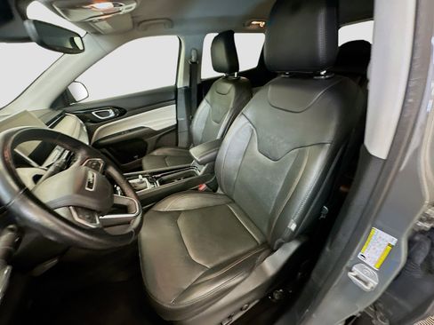 Used 2022 Jeep Compass Limited image 13