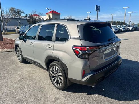 Used 2025 Subaru Forester Touring image 9