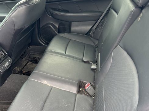 Used 2018 Subaru Outback 3.6R Limited image 2