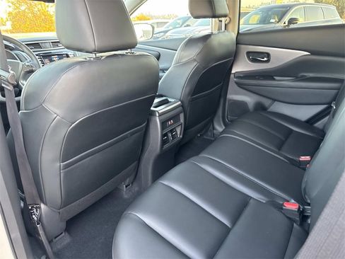 Used 2024 Nissan Murano SV w/ SV Midnight Edition Package image 11