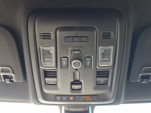 Used 2022 GMC Yukon XL Denali AWD/4WD image 27